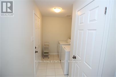 8287 Tulip Tree Drive, Niagara Falls, Ontario  L2H 0N4 - Photo 2 - X12692478