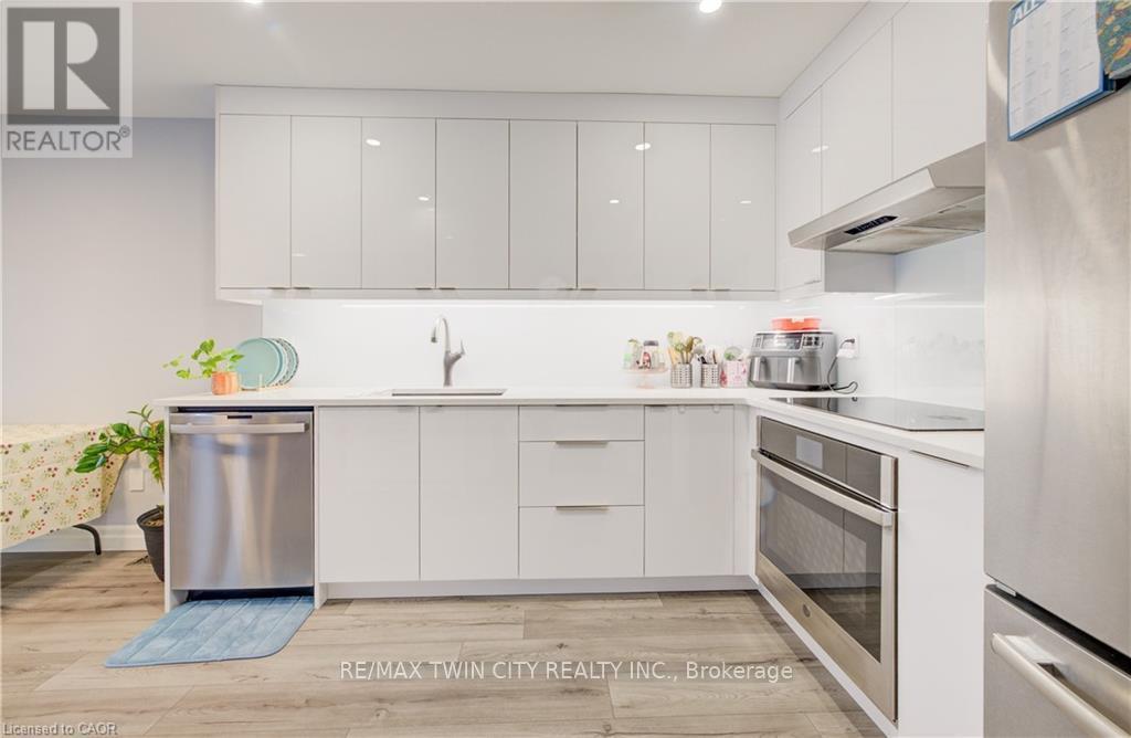 524 Windflower Crescent, Kitchener, Ontario  N2E 3S9 - Photo 13 - X12692500