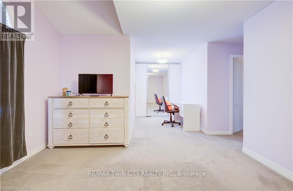 524 Windflower Crescent, Kitchener, Ontario  N2E 3S9 - Photo 18 - X12692500