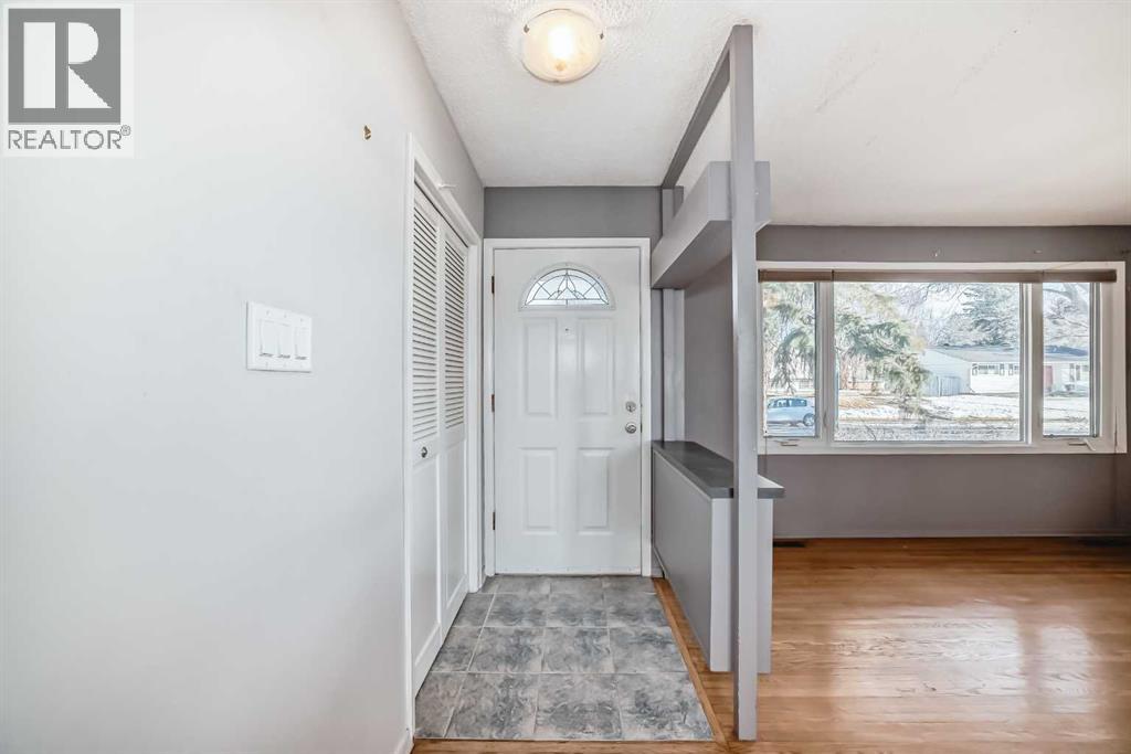 611 Meota Road Ne, Calgary, Alberta  T2E 5W8 - Photo 2 - A2278952