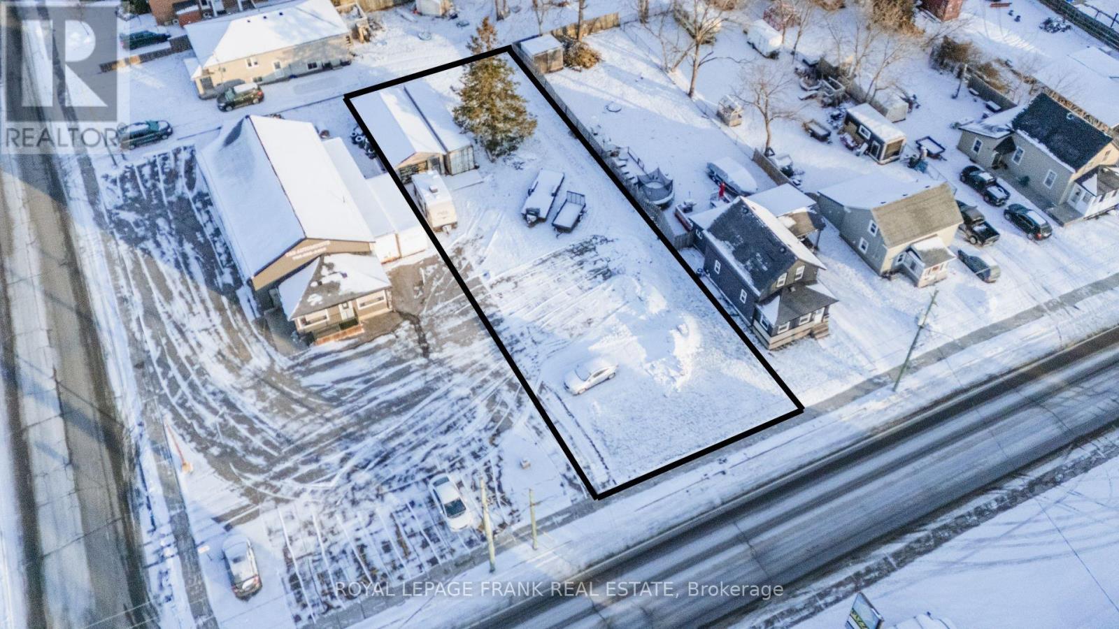 122 Queen Street, Kawartha Lakes, Ontario  K9V 1N3 - Photo 1 - X12692714