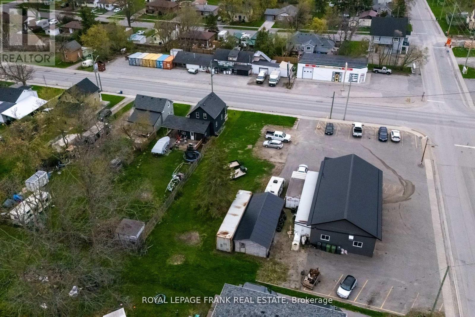 122 Queen Street, Kawartha Lakes, Ontario  K9V 1N3 - Photo 11 - X12692714