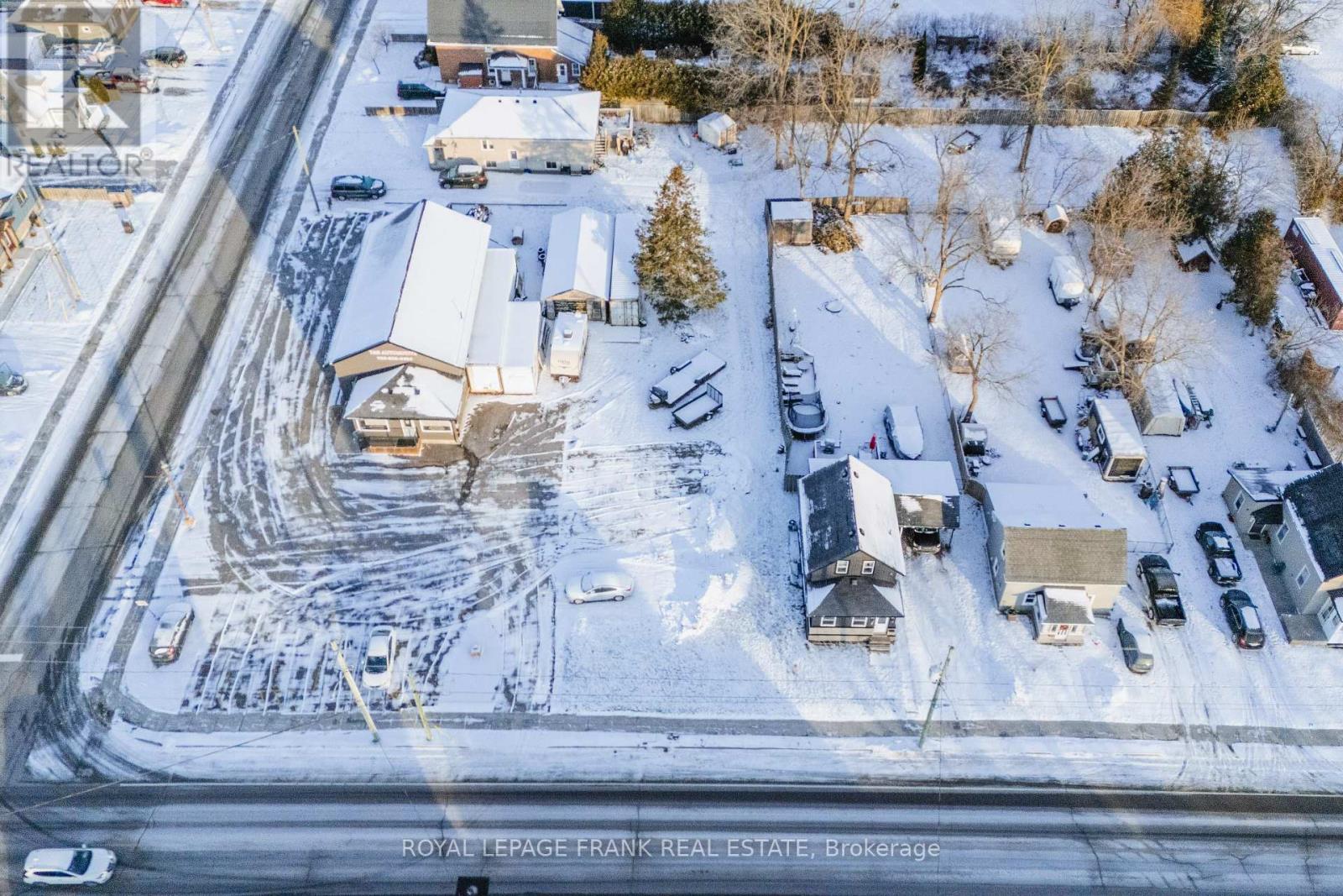 122 Queen Street, Kawartha Lakes, Ontario  K9V 1N3 - Photo 12 - X12692714