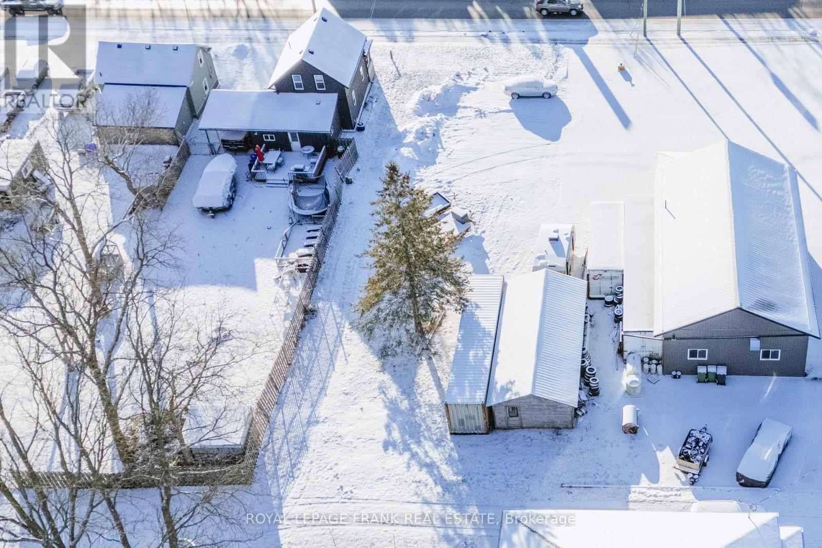 122 Queen Street, Kawartha Lakes, Ontario  K9V 1N3 - Photo 13 - X12692714