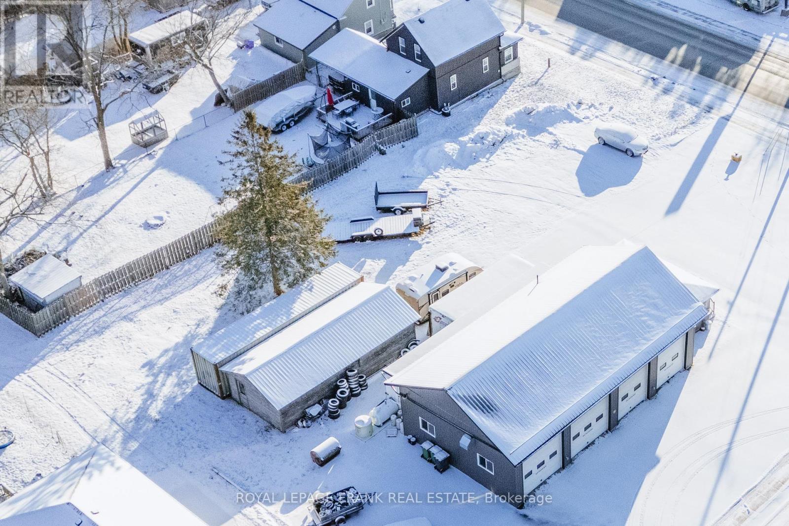 122 Queen Street, Kawartha Lakes, Ontario  K9V 1N3 - Photo 14 - X12692714