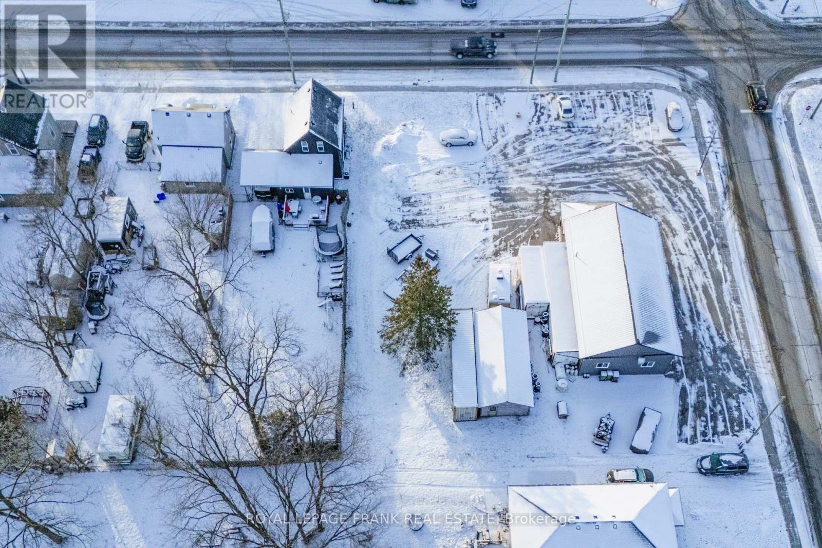 122 Queen Street, Kawartha Lakes, Ontario  K9V 1N3 - Photo 15 - X12692714