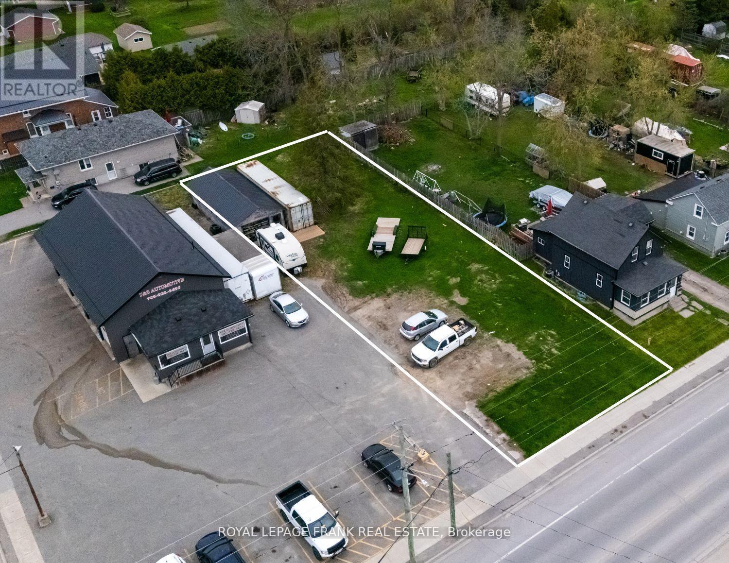 122 Queen Street, Kawartha Lakes, Ontario  K9V 1N3 - Photo 2 - X12692714