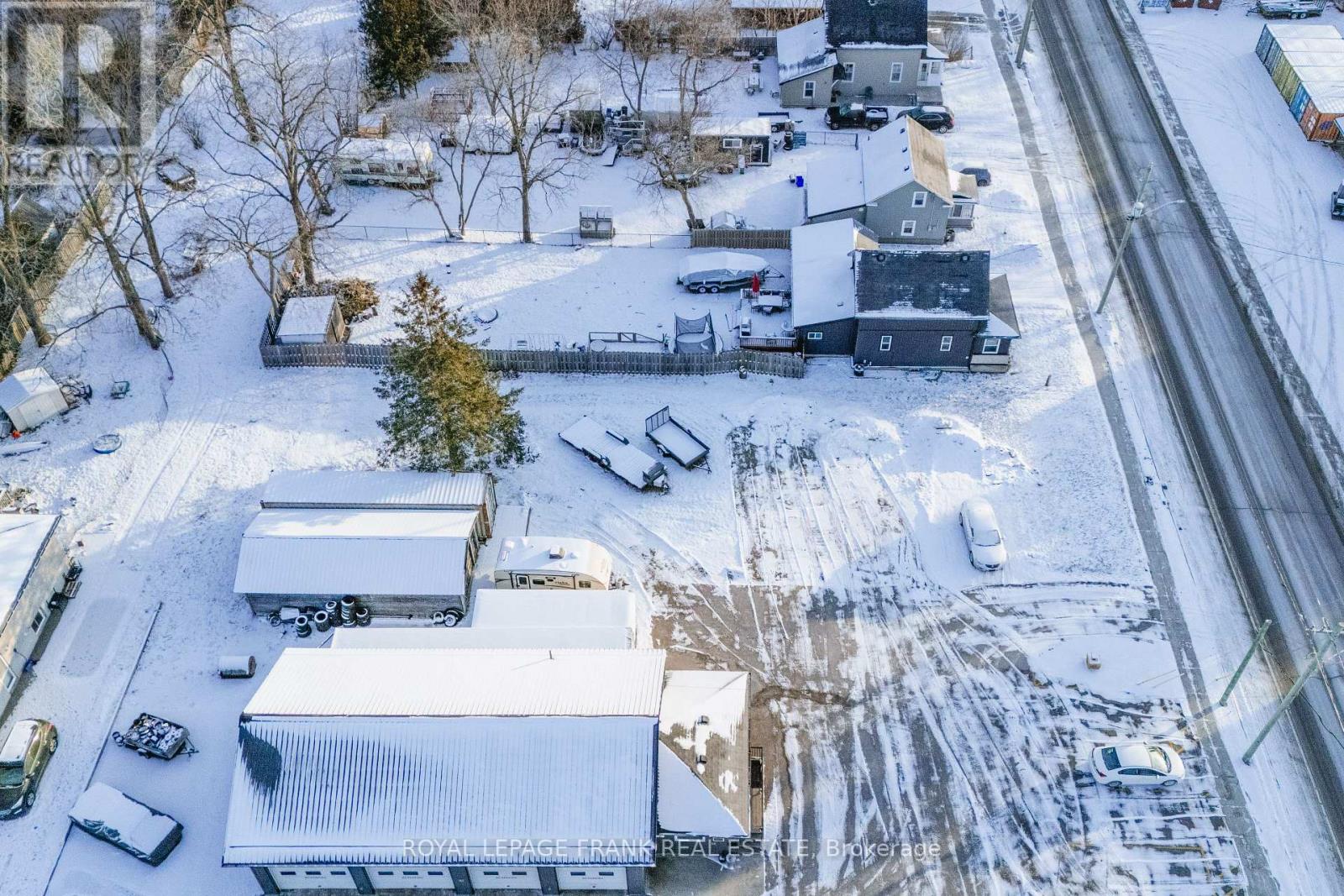 122 Queen Street, Kawartha Lakes, Ontario  K9V 1N3 - Photo 7 - X12692714