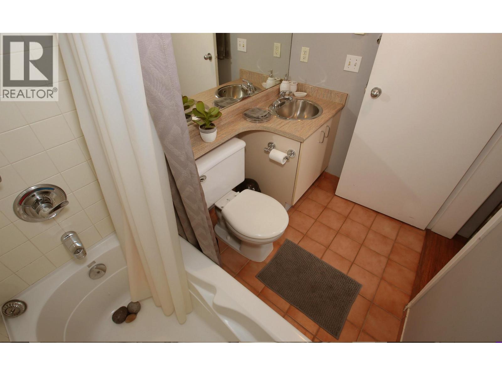 511 22 E Cordova Street, Vancouver, British Columbia V6A 1K2 - Photo 2 - R3076240