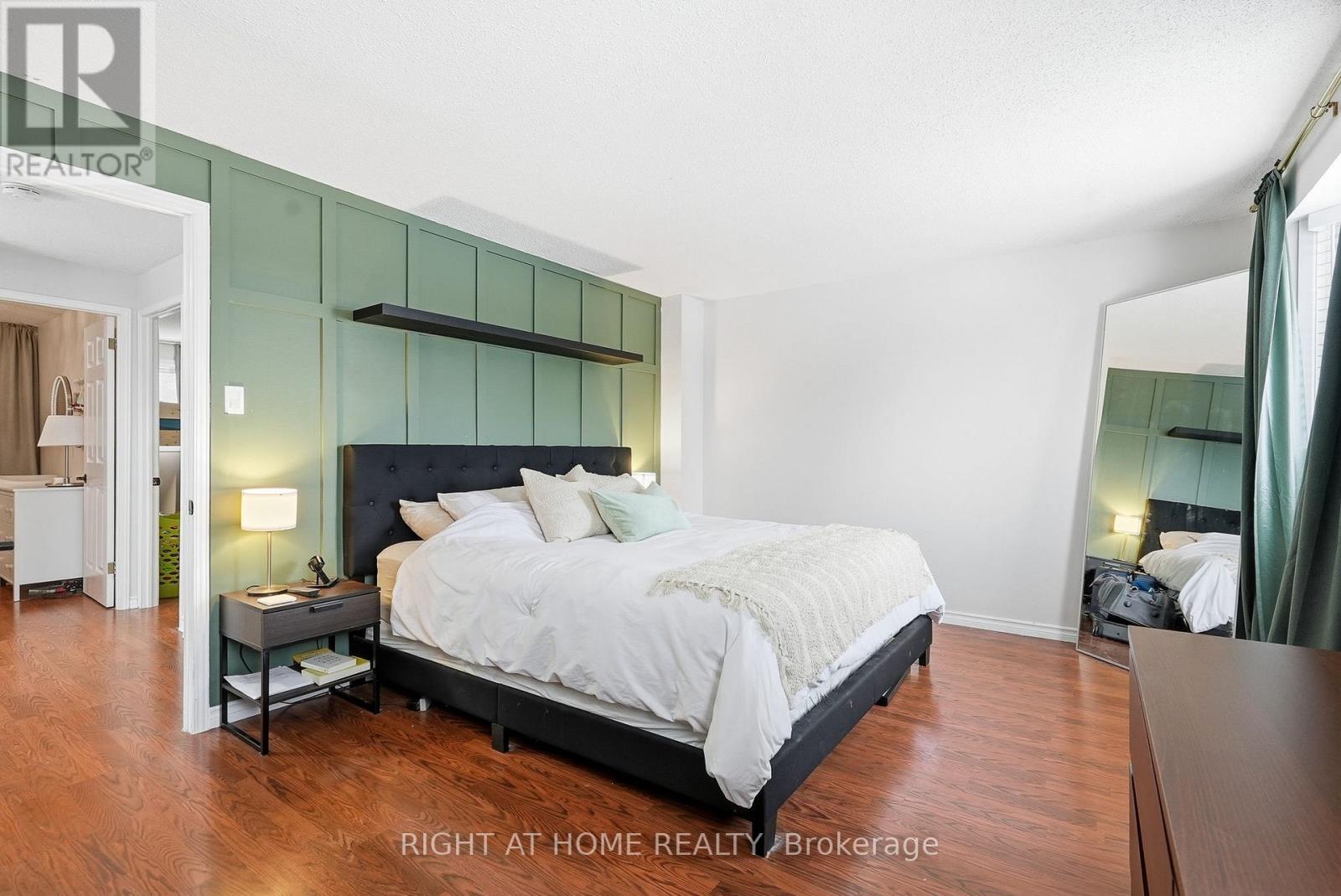 1633 Lafrance Drive, Ottawa, Ontario  K1E 2L7 - Photo 12 - X12692702