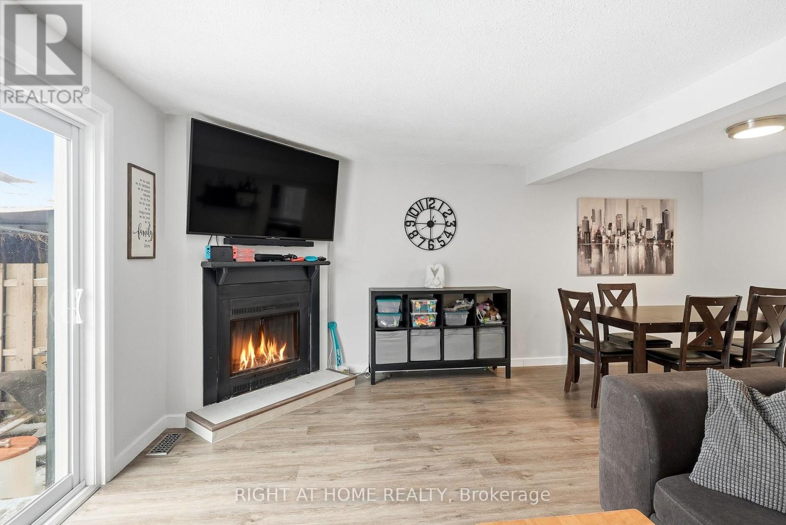 1633 Lafrance Drive, Ottawa, Ontario  K1E 2L7 - Photo 6 - X12692702