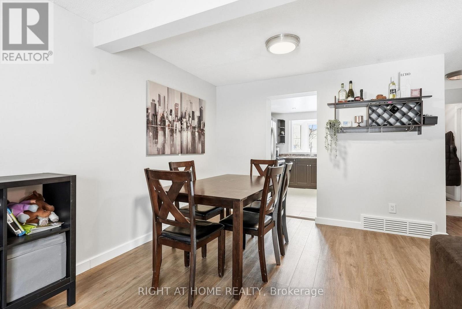 1633 Lafrance Drive, Ottawa, Ontario  K1E 2L7 - Photo 8 - X12692702