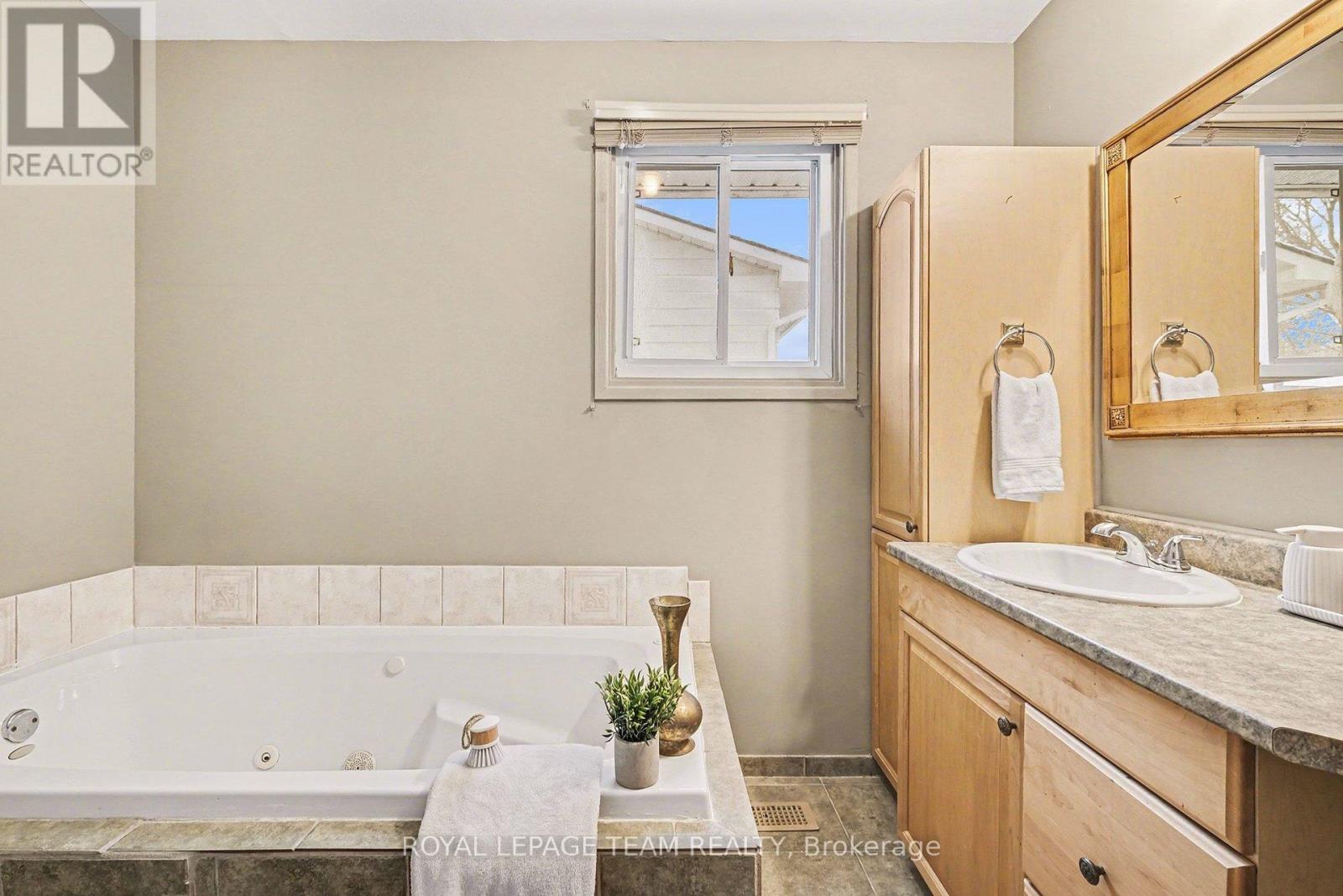 10 - 105 Parkinson Street, North Grenville, Ontario  K0G 1J0 - Photo 22 - X12692720