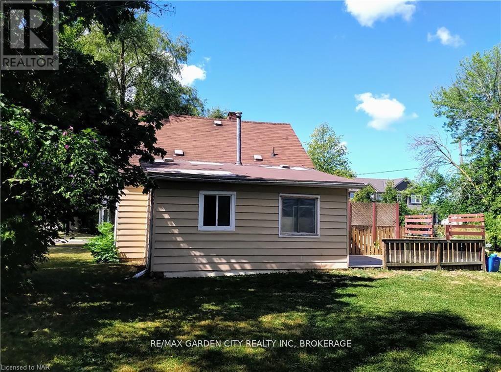 63 Leeper Street, St. Catharines, Ontario  L2S 2N1 - Photo 7 - X12692722