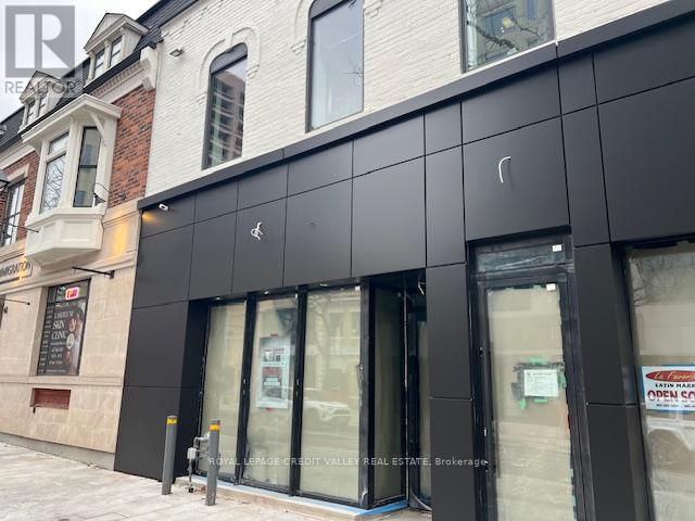 39 Queen Street E, Brampton (Downtown Brampton), Ontario  L6W 2A7 - Photo 2 - W12691768