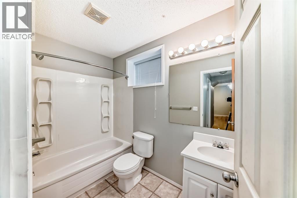 252 Stonemere Place, Chestermere, Alberta  T1X 1N0 - Photo 35 - A2278974