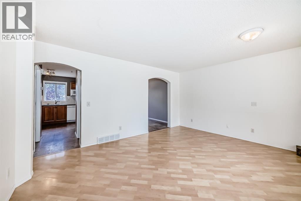 252 Stonemere Place, Chestermere, Alberta  T1X 1N0 - Photo 9 - A2278974