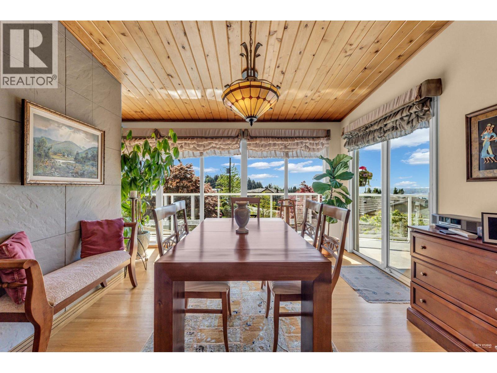 4323 Valencia Avenue, North Vancouver, British Columbia  V7N 4A7 - Photo 10 - R3079070