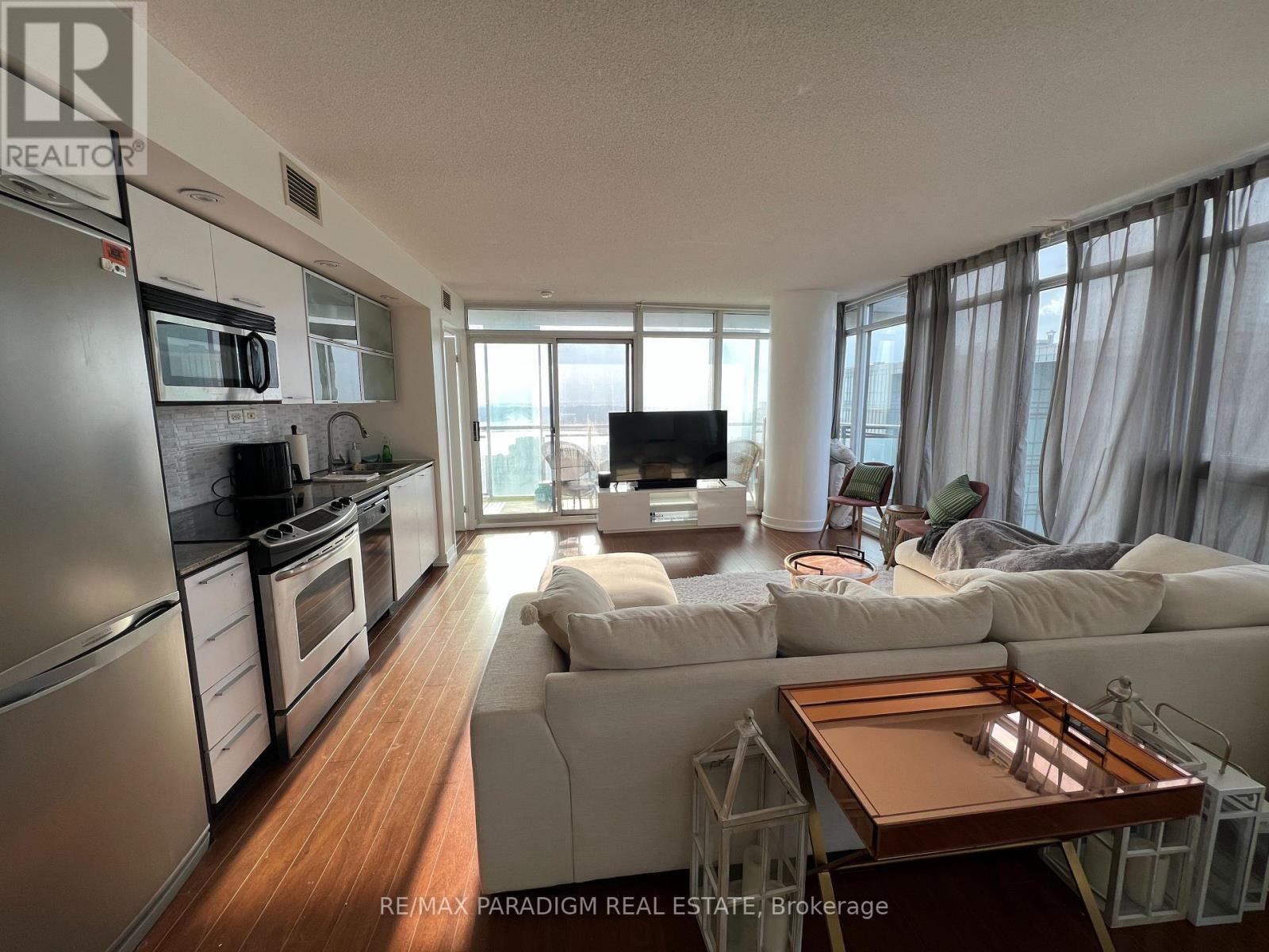 2509 - 25 Capreol Court, Toronto, Ontario  M5V 3Z7 - Photo 2 - C12692776