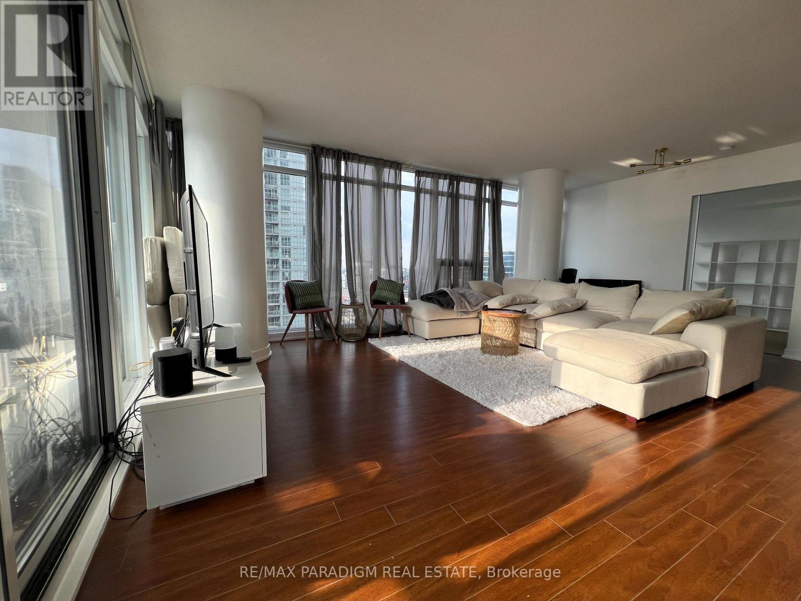 2509 - 25 Capreol Court, Toronto, Ontario  M5V 3Z7 - Photo 4 - C12692776