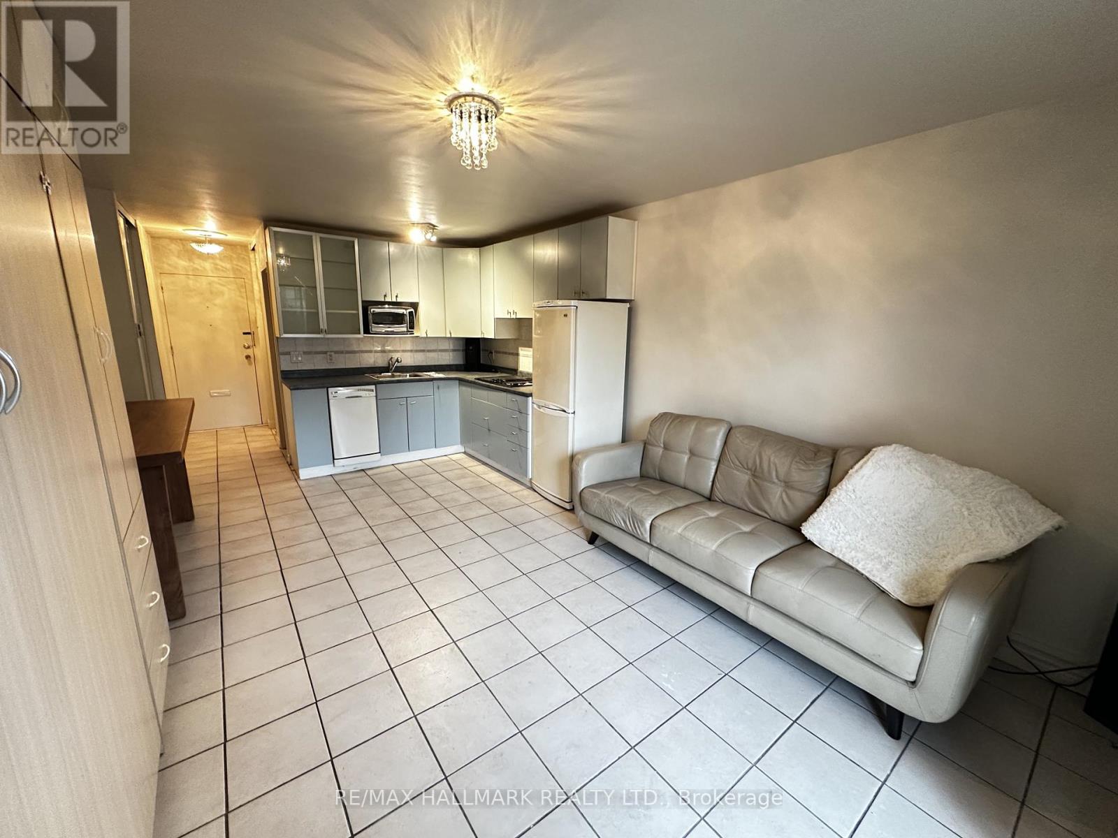 107 - 123 Woodbine Avenue, Toronto, Ontario  M4L 3V8 - Photo 3 - E12692716