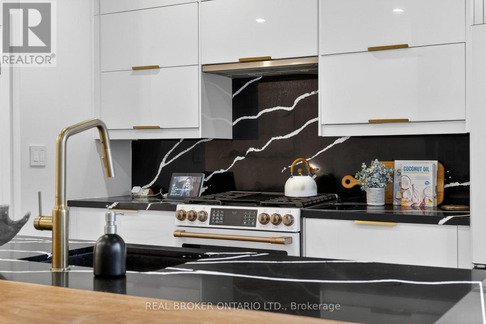 143 Parkmount Road, Toronto, Ontario  M4J 4V3 - Photo 13 - E12692740