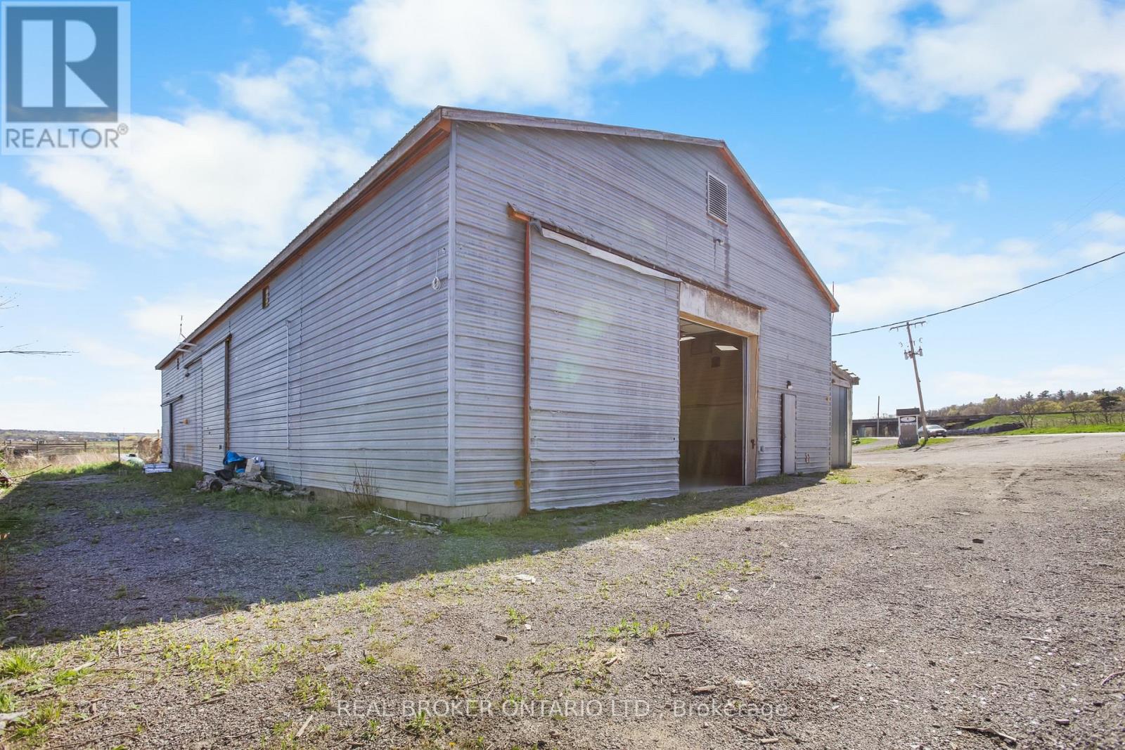 - Barn - 1153 Canal Road, Bradford West Gwillimbury (Bradford), Ontario  L3Z 4E2 - Photo 16 - N12692772