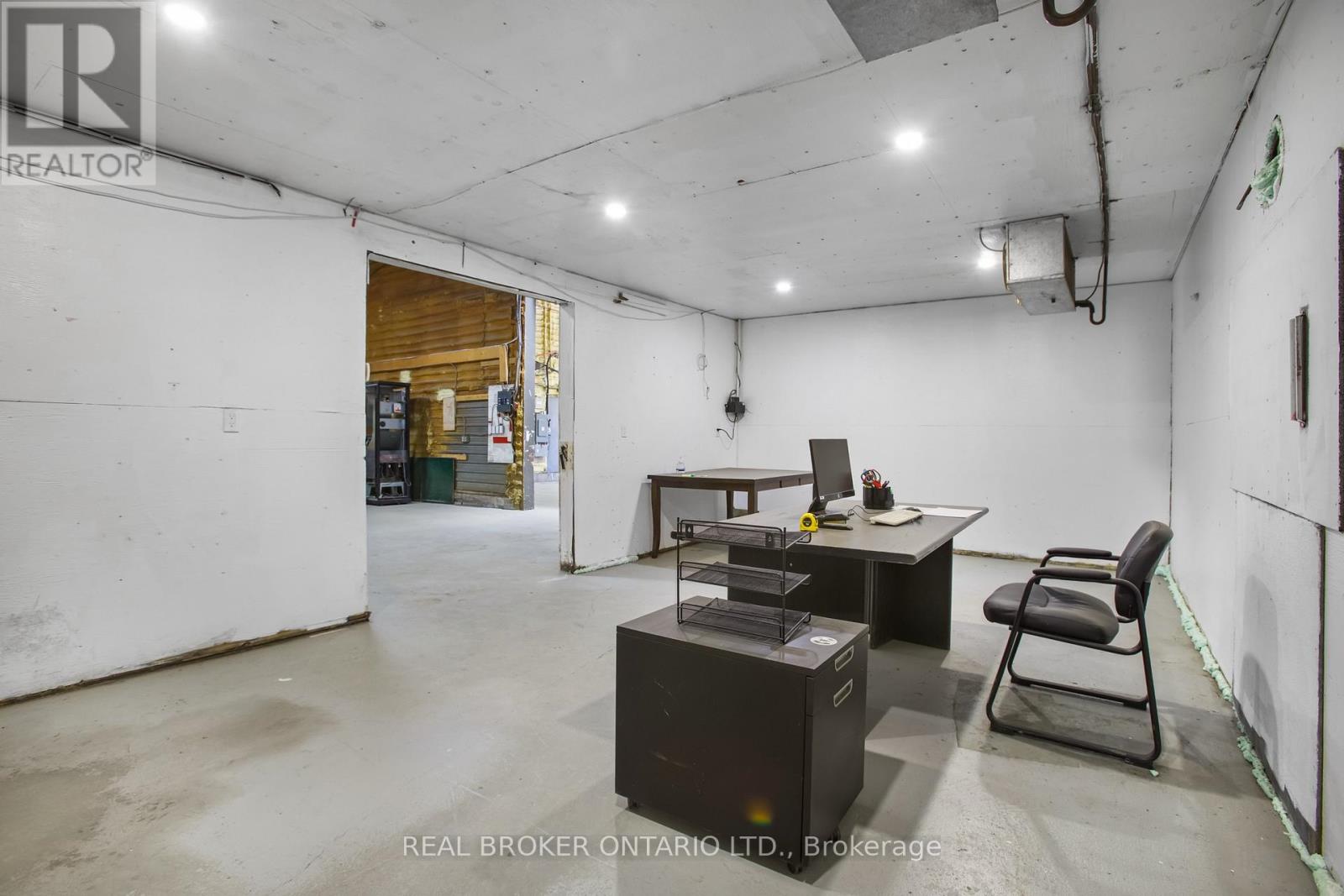 - Barn - 1153 Canal Road, Bradford West Gwillimbury (Bradford), Ontario  L3Z 4E2 - Photo 31 - N12692772