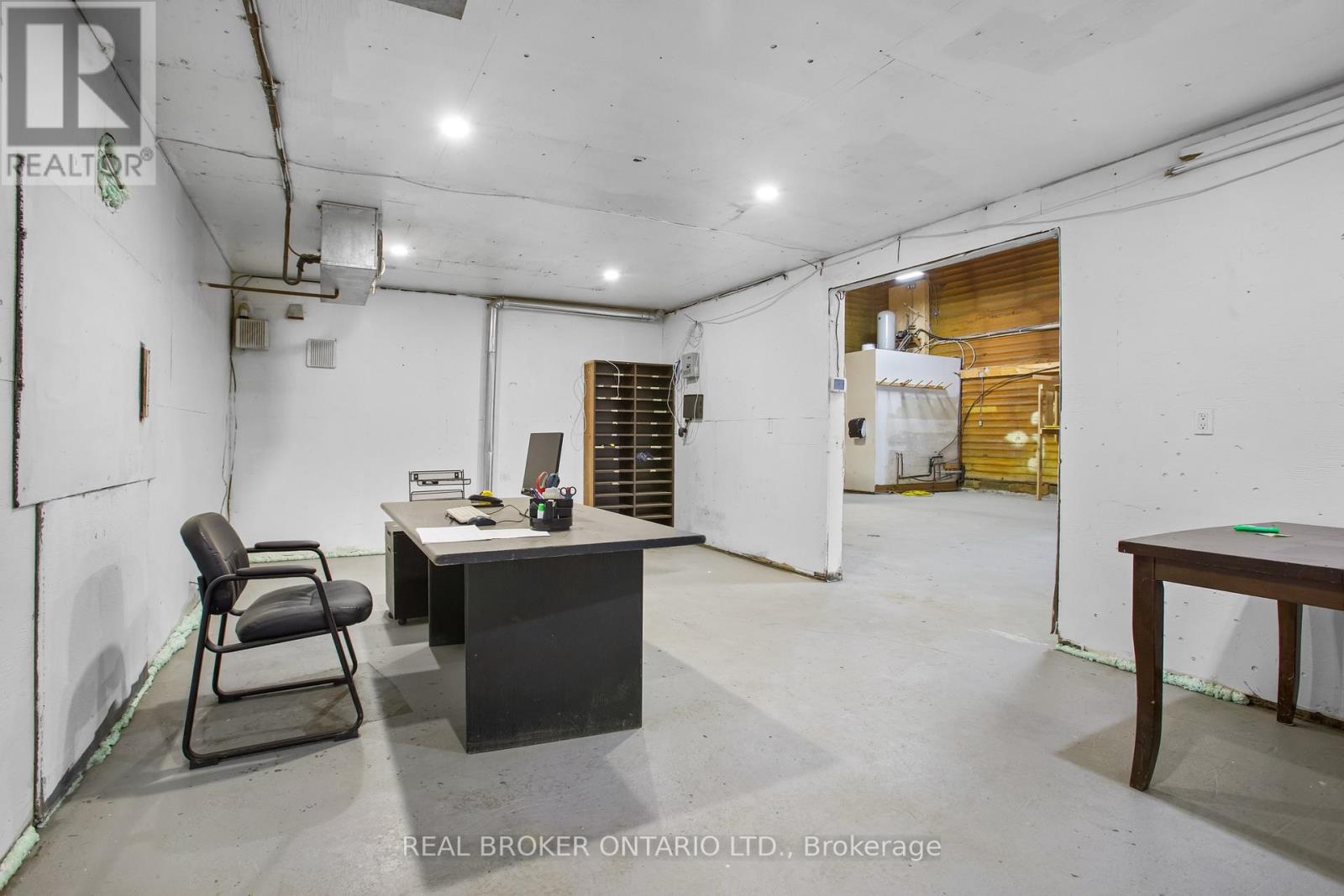 - Barn - 1153 Canal Road, Bradford West Gwillimbury (Bradford), Ontario  L3Z 4E2 - Photo 32 - N12692772