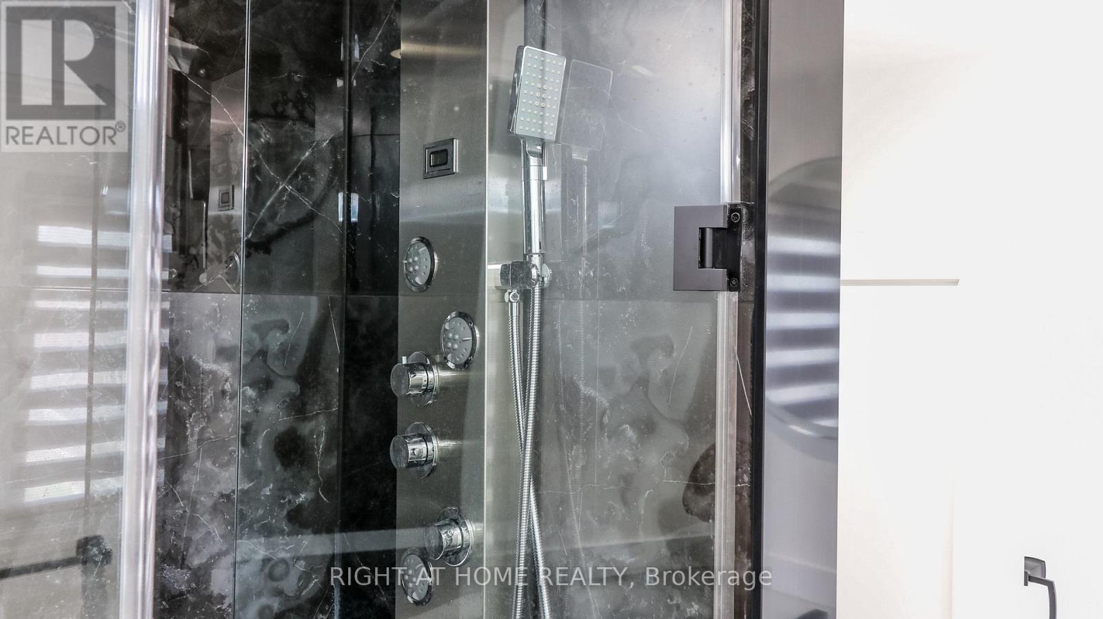 35 Toronto Street, Barrie (City Centre), Ontario  L4N 1T8 - Photo 15 - S12692768