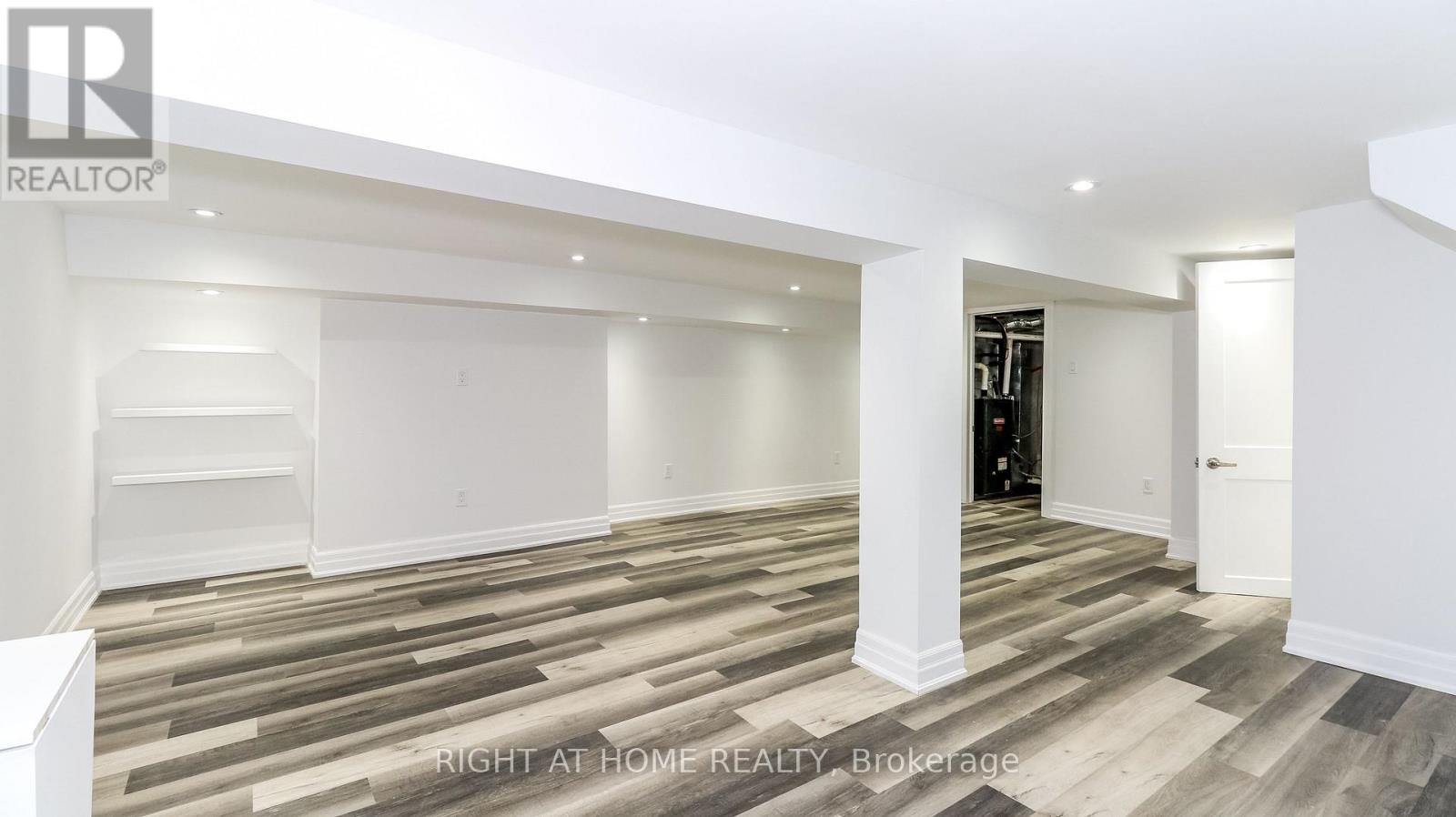 35 Toronto Street, Barrie (City Centre), Ontario  L4N 1T8 - Photo 18 - S12692768