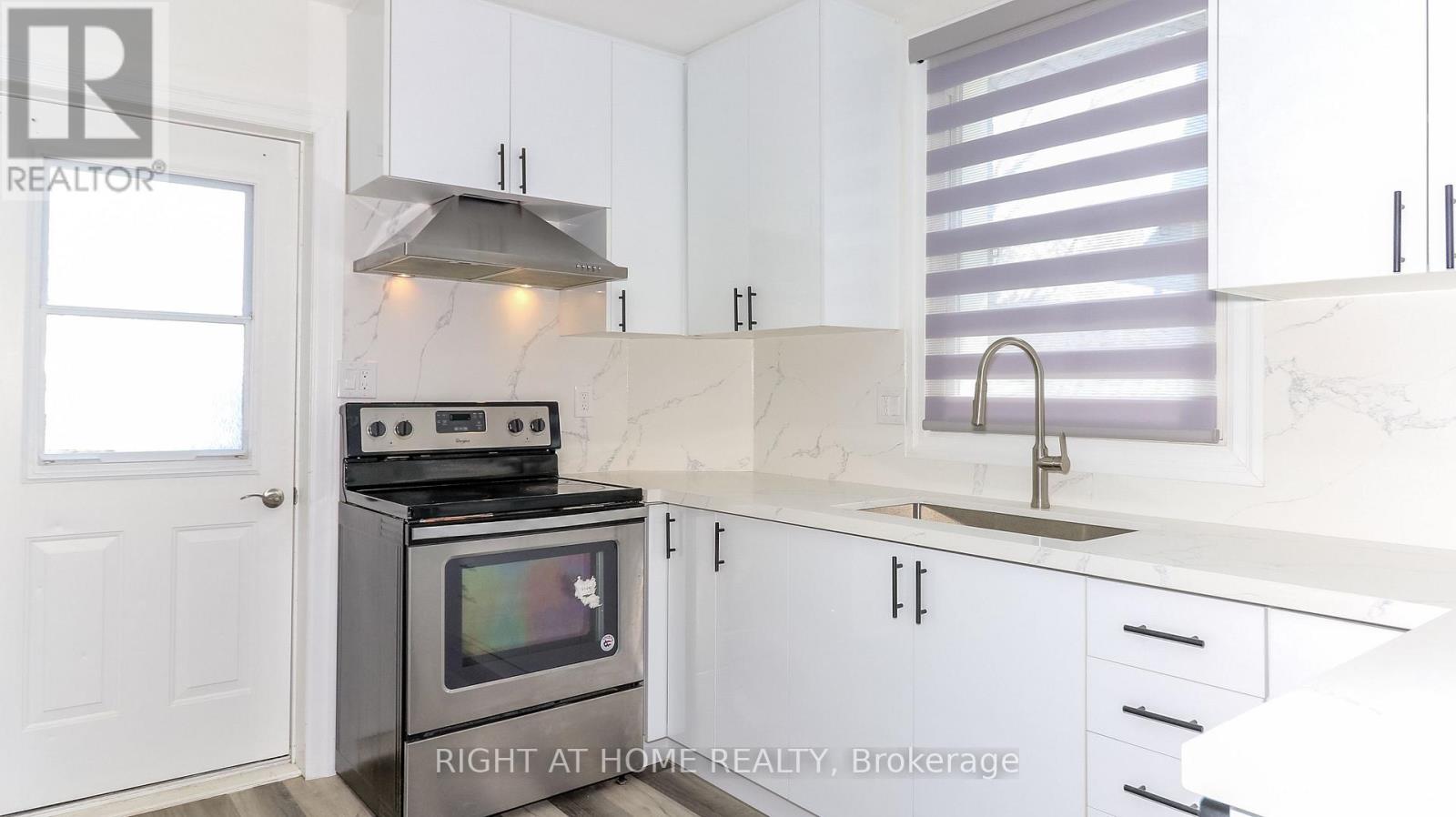 35 Toronto Street, Barrie (City Centre), Ontario  L4N 1T8 - Photo 7 - S12692768