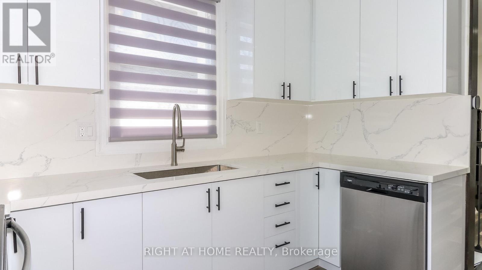 35 Toronto Street, Barrie (City Centre), Ontario  L4N 1T8 - Photo 8 - S12692768