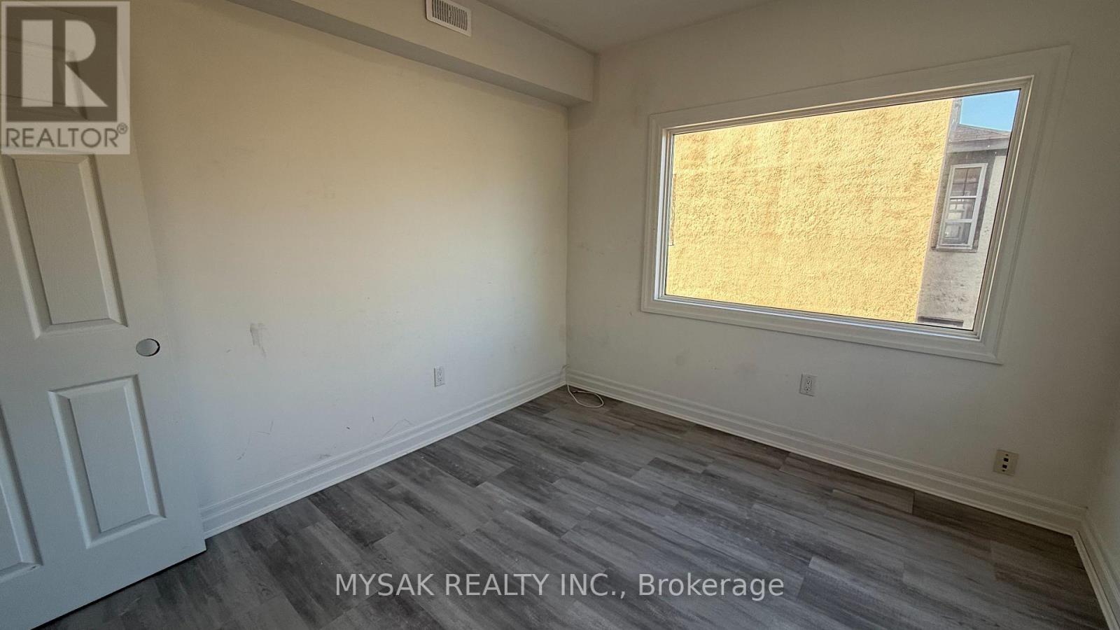 7 King Street, St. Catharines, Ontario  L2R 5H9 - Photo 10 - X12692648