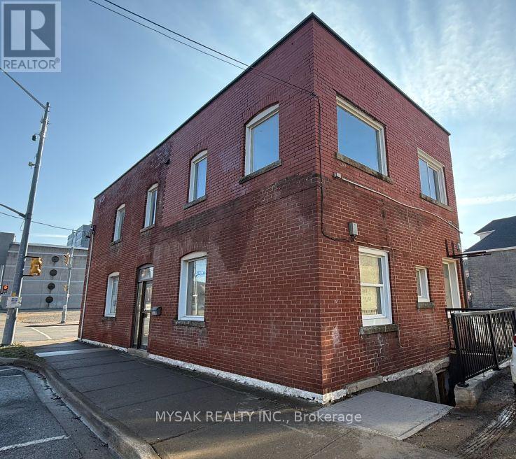 7 King Street, St. Catharines, Ontario  L2R 5H9 - Photo 20 - X12692648