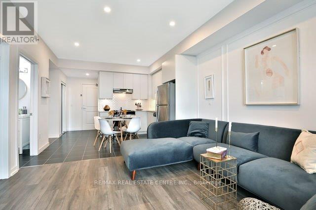 318 - 2490 OLD BRONTE ROAD, Oakville, Ontario