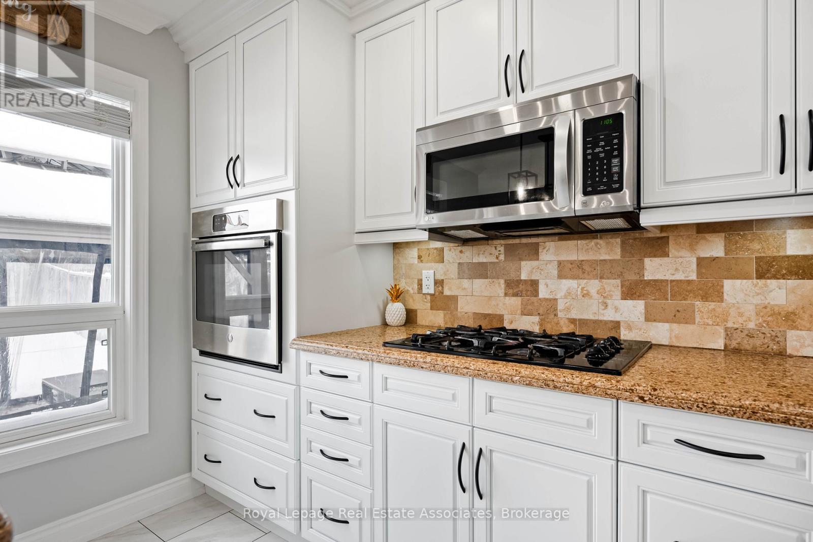 51 Curry Crescent, Halton Hills, Ontario  L7G 5T1 - Photo 14 - W12692730