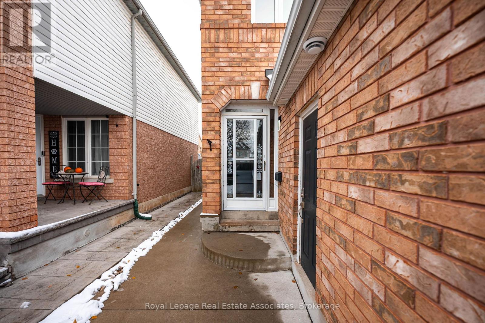 51 Curry Crescent, Halton Hills, Ontario  L7G 5T1 - Photo 3 - W12692730