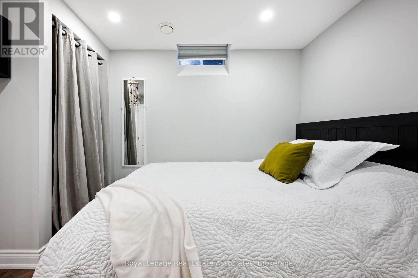 51 Curry Crescent, Halton Hills, Ontario  L7G 5T1 - Photo 32 - W12692730