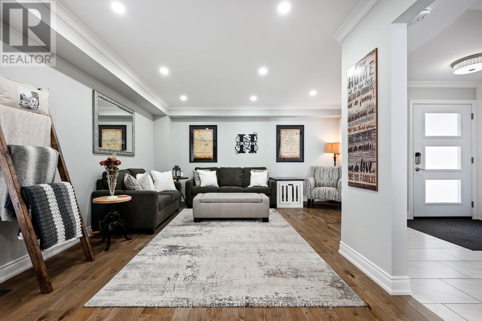 51 Curry Crescent, Halton Hills, Ontario  L7G 5T1 - Photo 6 - W12692730