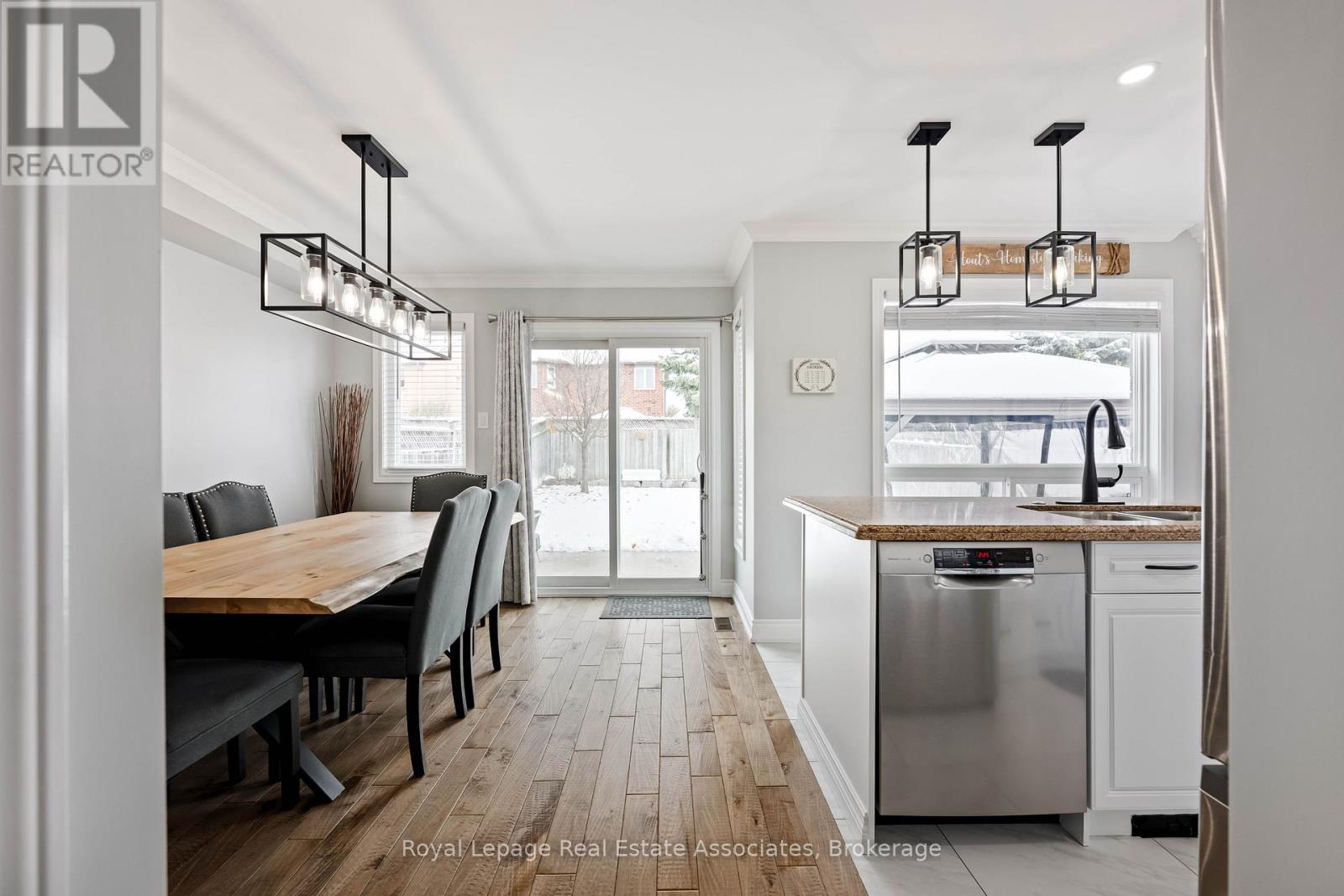 51 Curry Crescent, Halton Hills, Ontario  L7G 5T1 - Photo 9 - W12692730