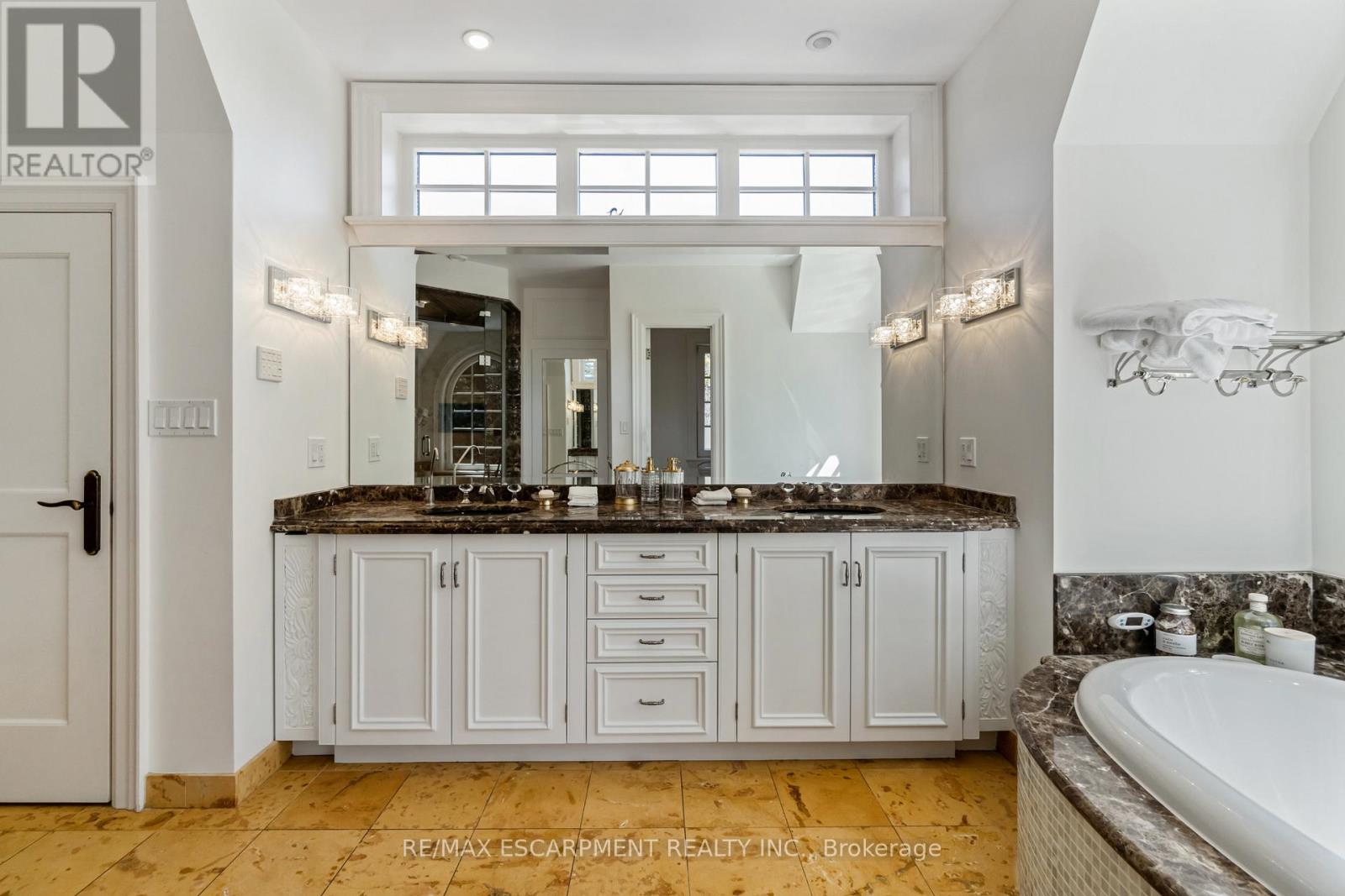 1476 Carmen Drive, Mississauga, Ontario  L5G 3Z1 - Photo 28 - W12692732