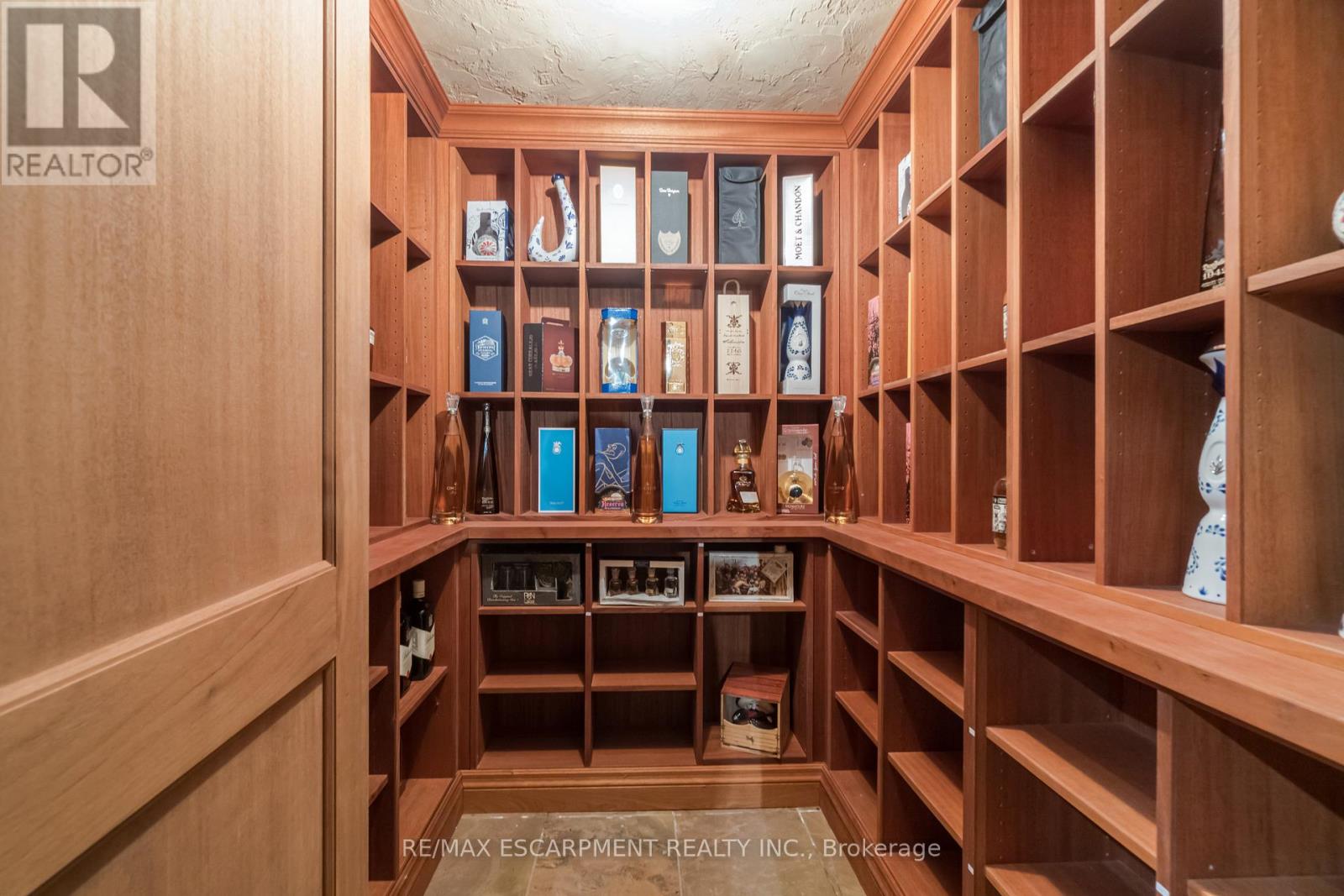 1476 Carmen Drive, Mississauga, Ontario  L5G 3Z1 - Photo 40 - W12692732