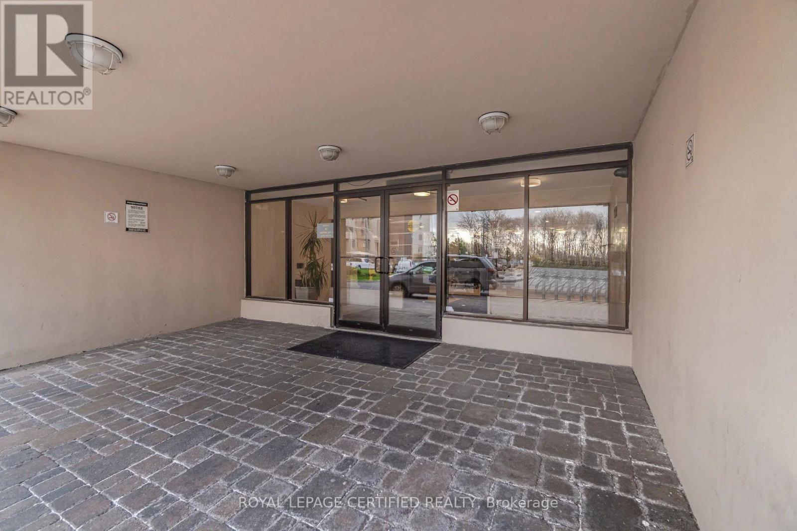 112 - 2645 Jane Street, Toronto (Glenfield-Jane Heights), Ontario  M3L 2J3 - Photo 3 - W12692752