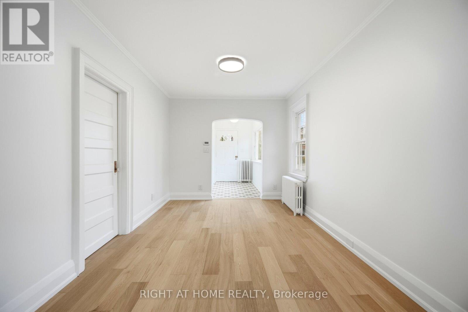 54 Thirty First Street, Toronto, Ontario  M8W 3E9 - Photo 10 - W12692786