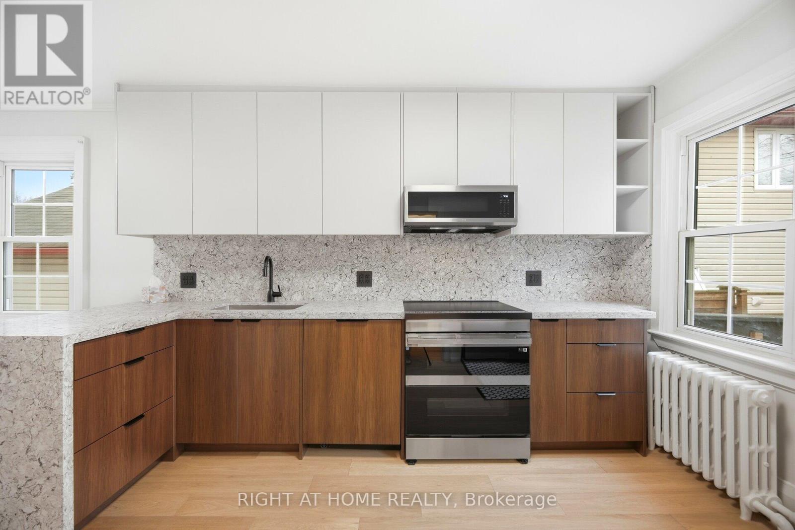 54 Thirty First Street, Toronto, Ontario  M8W 3E9 - Photo 16 - W12692786