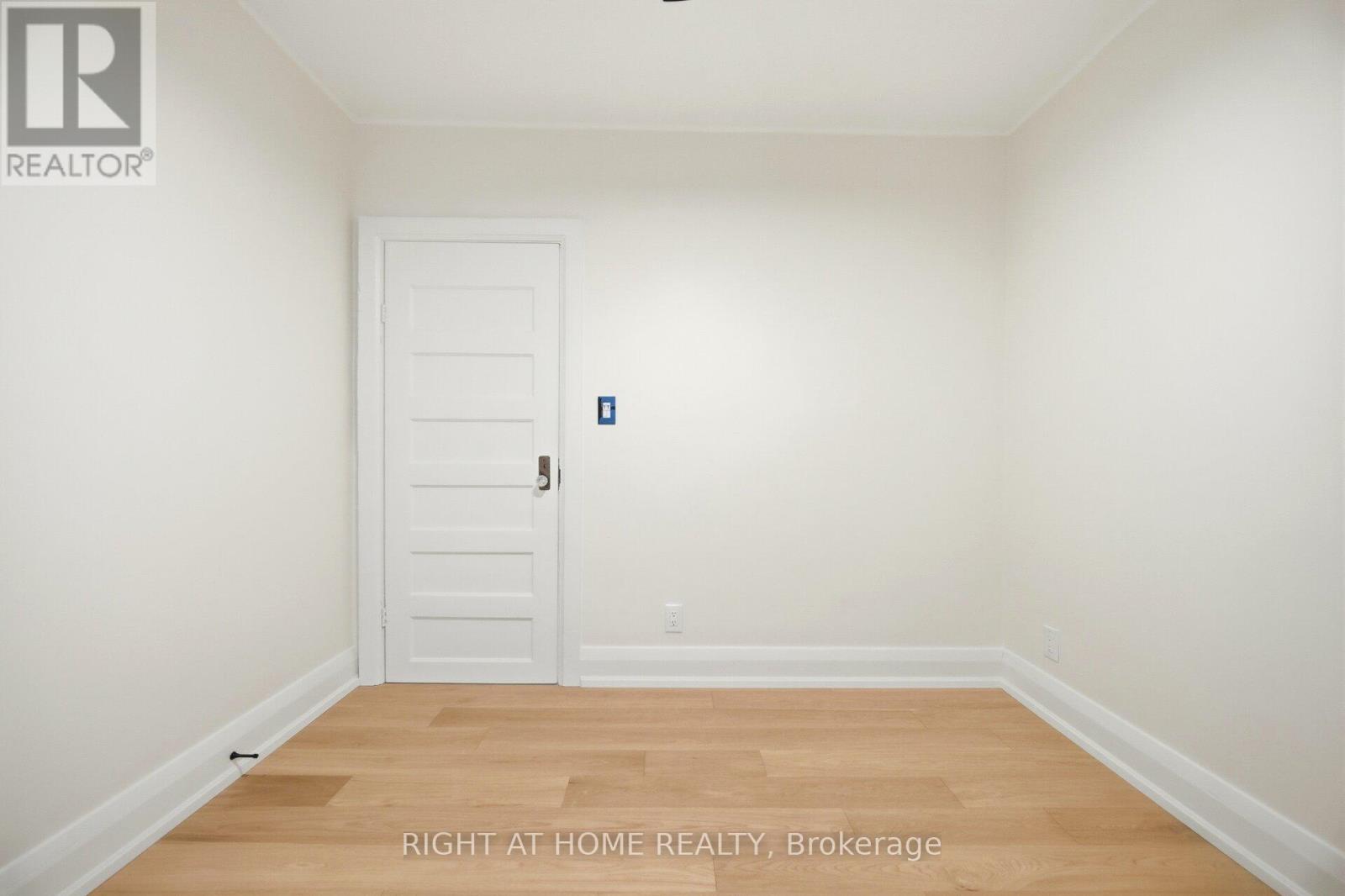 54 Thirty First Street, Toronto, Ontario  M8W 3E9 - Photo 22 - W12692786