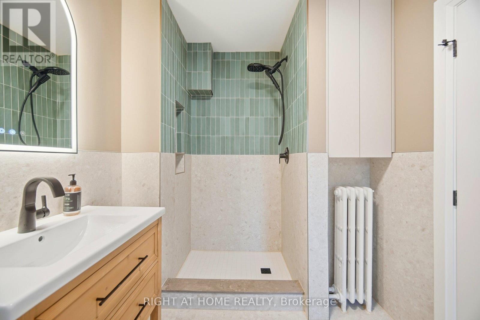 54 Thirty First Street, Toronto, Ontario  M8W 3E9 - Photo 32 - W12692786