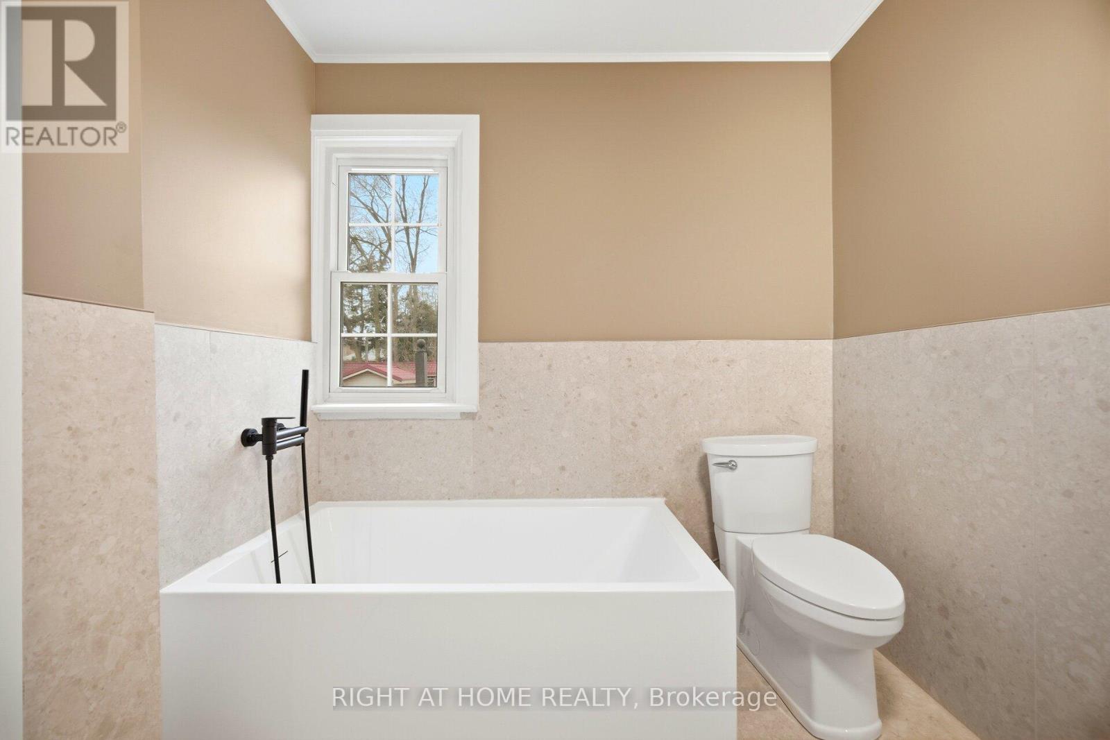 54 Thirty First Street, Toronto, Ontario  M8W 3E9 - Photo 33 - W12692786