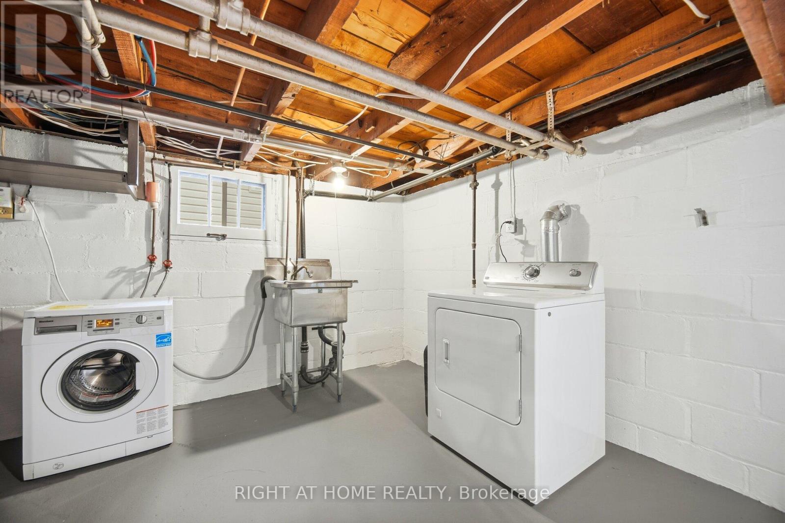 54 Thirty First Street, Toronto, Ontario  M8W 3E9 - Photo 34 - W12692786